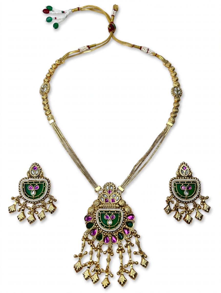 Royal Rajwada Kundan Long Pendant Set
