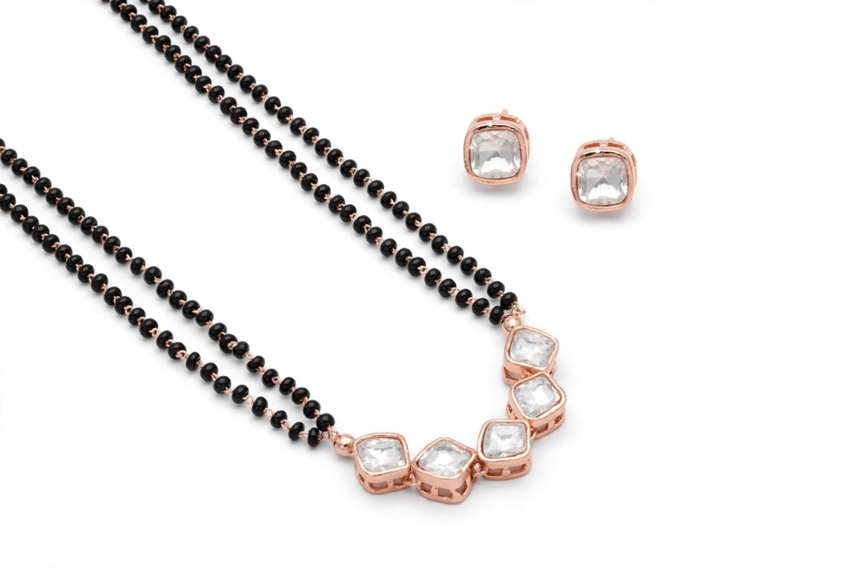Teardrop Moissanite Mangalsutra Set